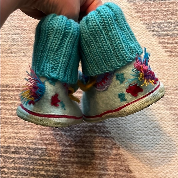 Garnet Hill Kids Unicorn Slippers - Teal - Picture 4 of 7